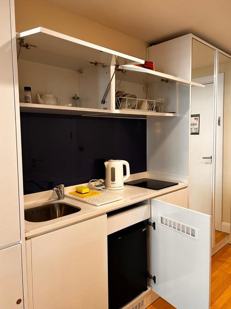 Apartment Twin Towers David Батумі Екстер'єр фото
