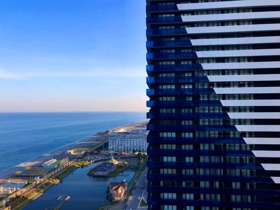 Apartment Twin Towers David Батумі Екстер'єр фото